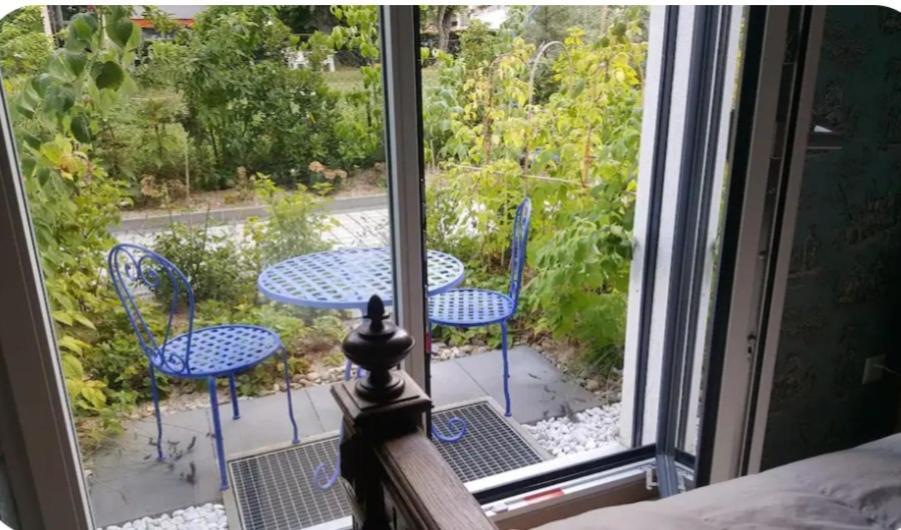 Studio, Entree Par Terrasse Couette-café
